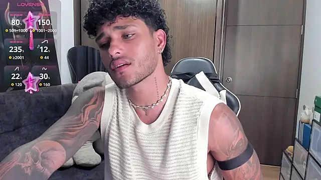 Alessandro Vanni online show from November 2025 02:37:02 AM