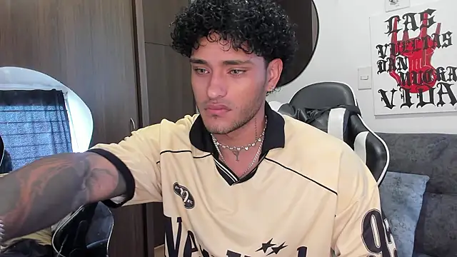 Alessandro Vanni online show from February 2026 02:39:02 PM