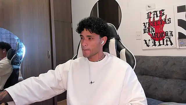 Alessandro Vanni online show from February 2026 03:23:01 PM