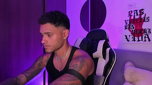 Snapshot of Alessandro_Vanni chatting on July 2026 03:13:02 AM Alessandro Vanni online show from July 2026 03:13:02 AM