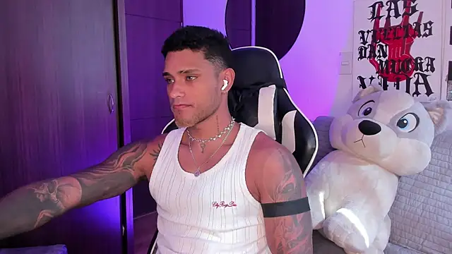 Snapshot of Alessandro_Vanni chatting on June 2026 01:38:02 PM Alessandro Vanni online show from June 2026 01:38:02 PM