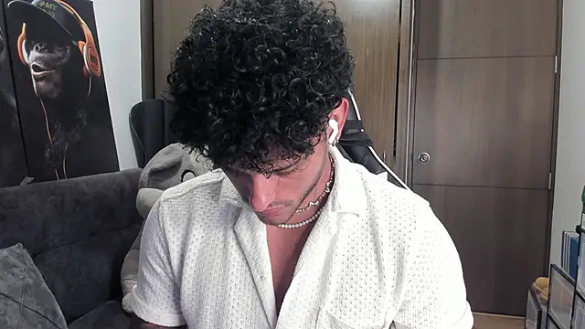 Alessandro Vanni online show from November 2025 01:53:01 AM