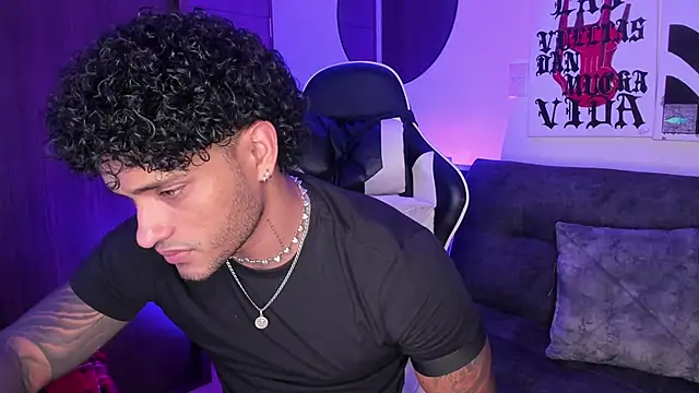 Alessandro Vanni online show from April 2026 02:24:02 AM
