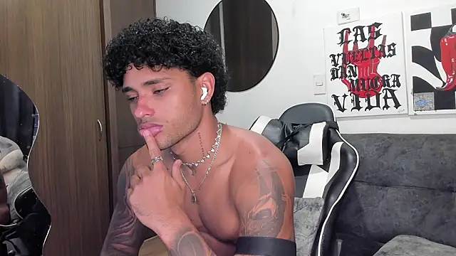 Alessandro Vanni online show from February 2026 03:28:01 AM