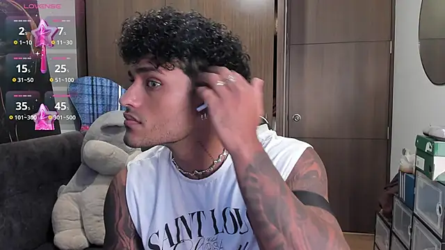 Alessandro Vanni online show from November 2025 01:38:01 PM