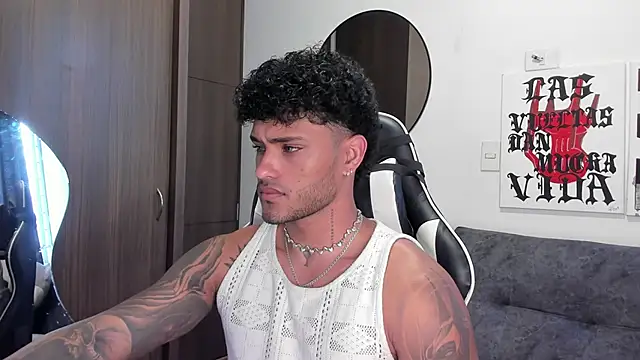 Alessandro Vanni online show from December 2025 12:31:02 PM