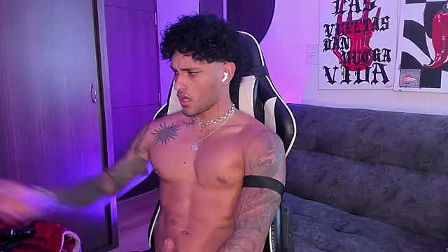 Alessandro Vanni online show from April 2026 02:58:02 PM