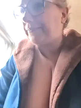 Canadian BBW online show from May 2026 02:22:01 PM