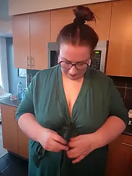 Snapshot of Canadian_BBW chatting on February 2025 12:57:01 AM Canadian BBW online show from February 2025 12:57:01 AM