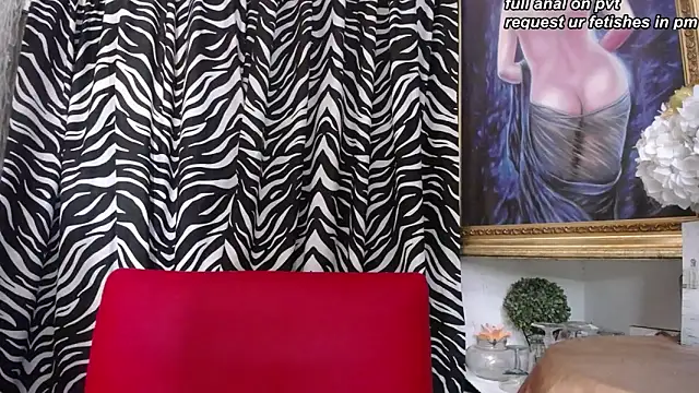 Snapshot of mia_beatles chatting on March 2026 04:30:02 PM mia beatles online show from March 2026 04:30:02 PM