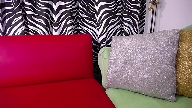 mia beatles online show from November 2025 04:18:02 PM