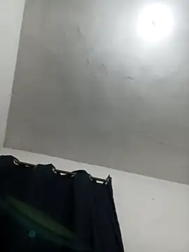 R3Y S3X online show from November 2025 02:01:01 AM