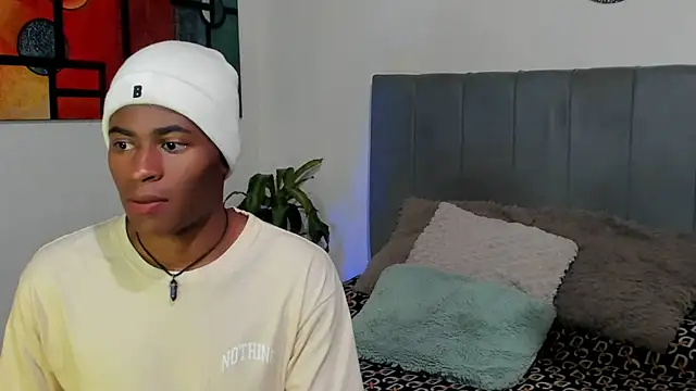 Snapshot of CrissBrownxxx chatting on October 2025 01:27:01 AM CrissBrownxxx online show from October 2025 01:27:01 AM