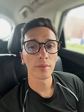 Thiago jones online show from November 2025 08:31:02 PM