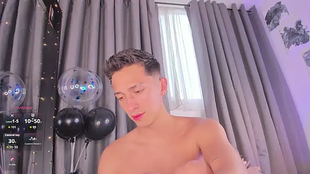 Thiago jones online show from November 2025 09:37:01 PM