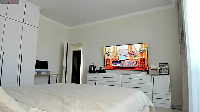  Miss Johansson  online show from March 2026 12:39:02 PM