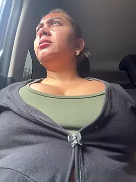 Snapshot of maymercy chatting on October 2025 01:45:01 PM maymercy online show from October 2025 01:45:01 PM