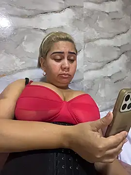 Snapshot of maymercy chatting on November 2025 07:58:01 PM maymercy online show from November 2025 07:58:01 PM