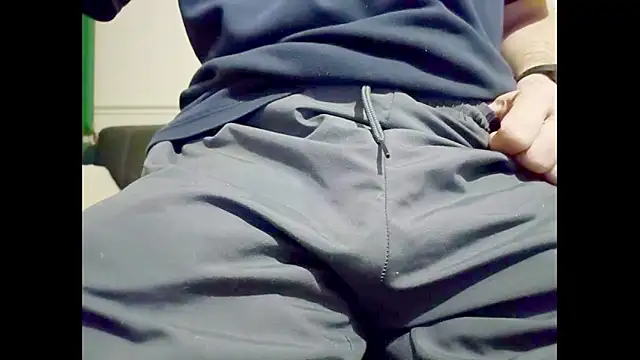 Snapshot of hairyuncut00 chatting on October 2025 07:36:01 PM hairyuncut00 online show from October 2025 07:36:01 PM