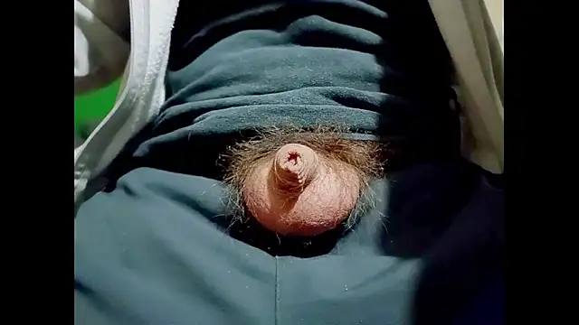 Snapshot of hairyuncut00 chatting on March 2025 09:54:02 PM hairyuncut00 online show from March 2025 09:54:02 PM