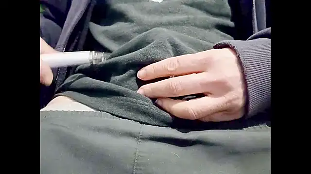 Snapshot of hairyuncut00 chatting on March 2025 05:28:01 PM hairyuncut00 online show from March 2025 05:28:01 PM