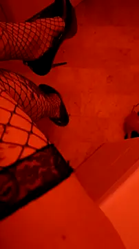 Misspadrona88 online show from December 2025 05:57:05 PM