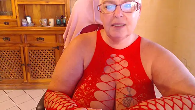 MISS LINDAH online show from November 2025 06:28:02 AM