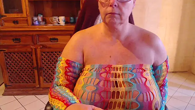 MISS LINDAH online show from April 2026 05:36:01 AM