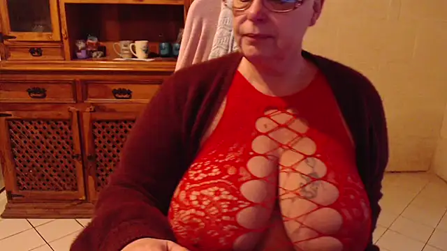 MISS LINDAH online show from April 2026 05:09:01 AM