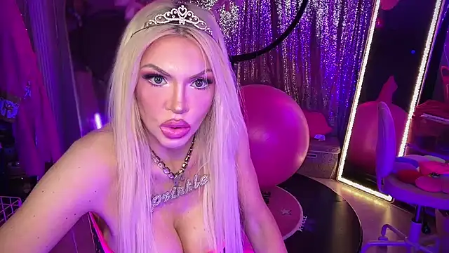 Snapshot of bimbotwerkqueen chatting on May 2026 03:06:01 AM bimbotwerkqueen online show from May 2026 03:06:01 AM