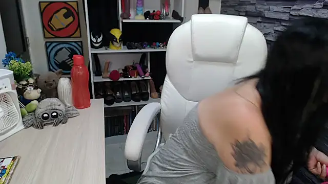 Snapshot of Cruela_deviil chatting on March 2026 11:32:01 PM Cruela deviil online show from March 2026 11:32:01 PM