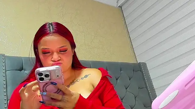 Imannejulienne online show from May 2026 01:14:02 AM