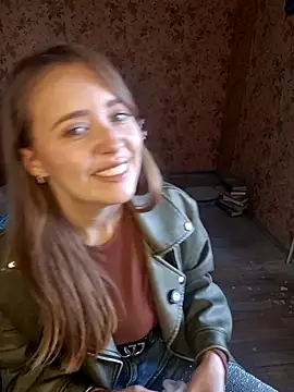 PrettieKate online show from April 2026 12:00:01 PM