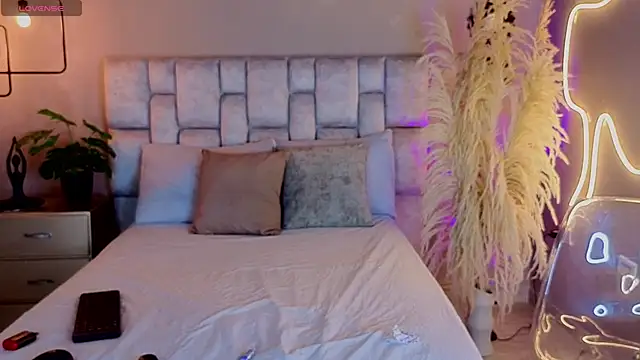 pamela reyes  online show from September 2025 06:33:01 PM