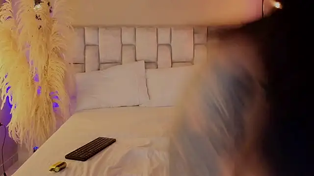 pamela reyes  online show from October 2025 06:32:02 PM