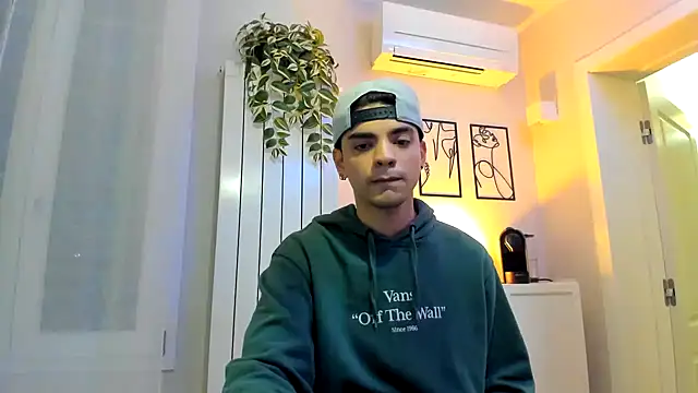 dylancrugerx online show from December 2024 06:17:02 PM