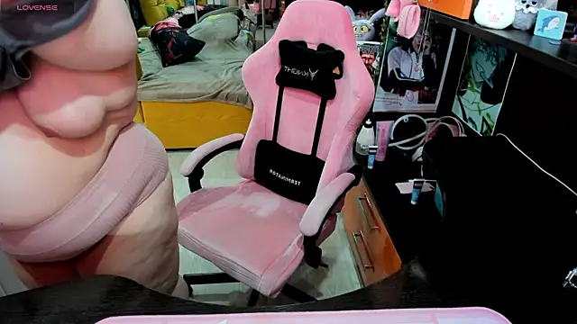 Softie Sofy online show from April 2026 03:00:02 AM