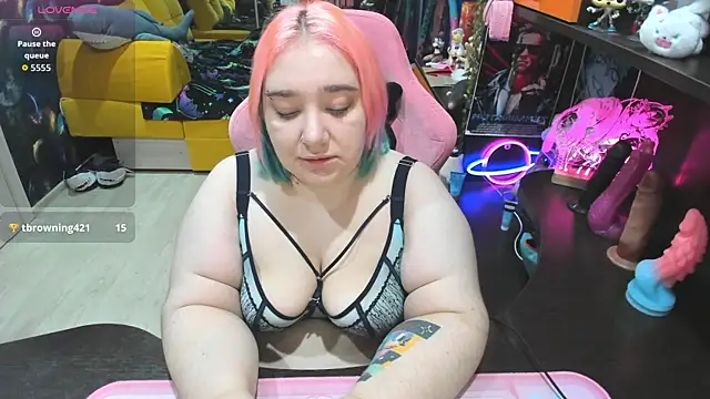 Softie Sofy online show from December 2025 02:37:02 AM