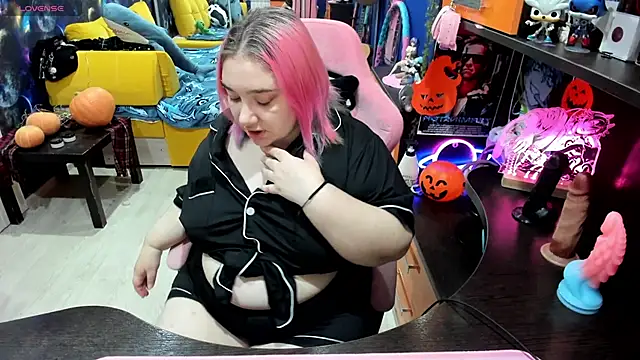 Softie Sofy online show from October 2025 02:21:01 AM