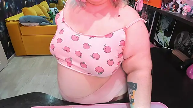 Snapshot of Softie_Sofy chatting on June 2026 02:42:01 AM Softie Sofy online show from June 2026 02:42:01 AM
