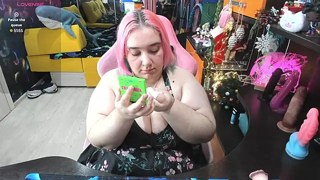 Softie Sofy online show from January 2026 02:04:01 AM