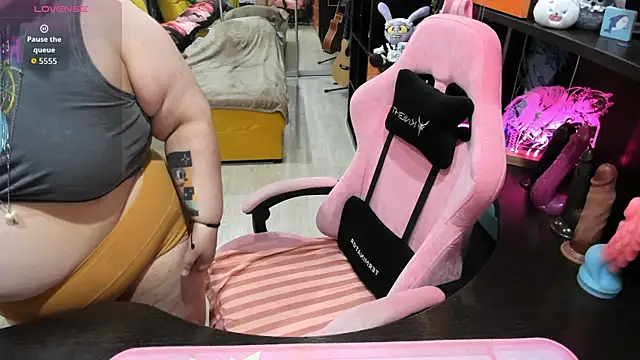 Softie Sofy online show from April 2026 01:13:02 AM