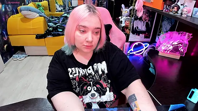 Snapshot of Softie_Sofy chatting on April 2026 02:31:01 AM Softie Sofy online show from April 2026 02:31:01 AM