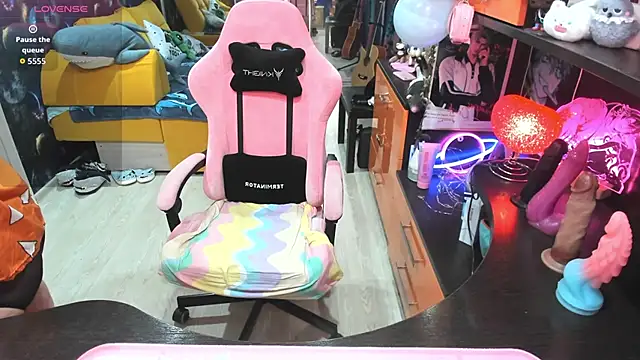 Softie Sofy online show from February 2026 04:02:01 AM