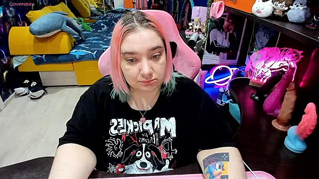 Softie Sofy online show from February 2026 01:05:02 AM