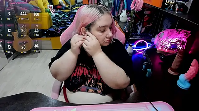 Snapshot of Softie_Sofy chatting on September 2025 03:35:01 AM Softie Sofy online show from September 2025 03:35:01 AM
