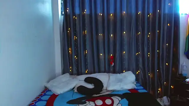 Kenisha Sweet online show from March 2026 04:08:01 PM