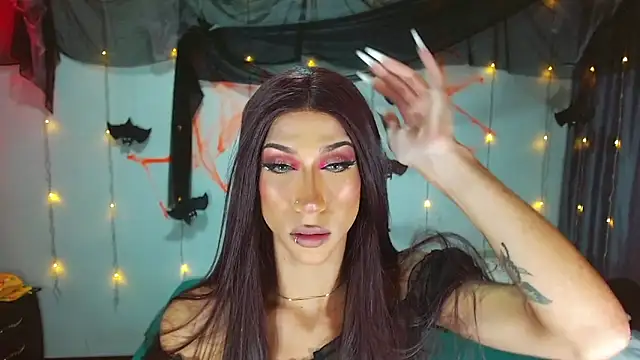 Kenisha Sweet online show from October 2025 08:33:01 PM