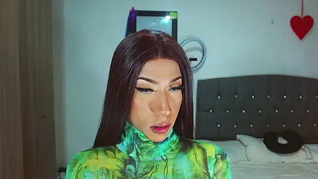 Kenisha Sweet online show from October 2025 08:53:01 PM