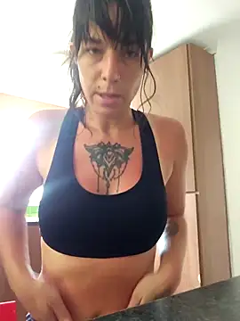 TassiTyne online show from November 2025 09:42:02 AM